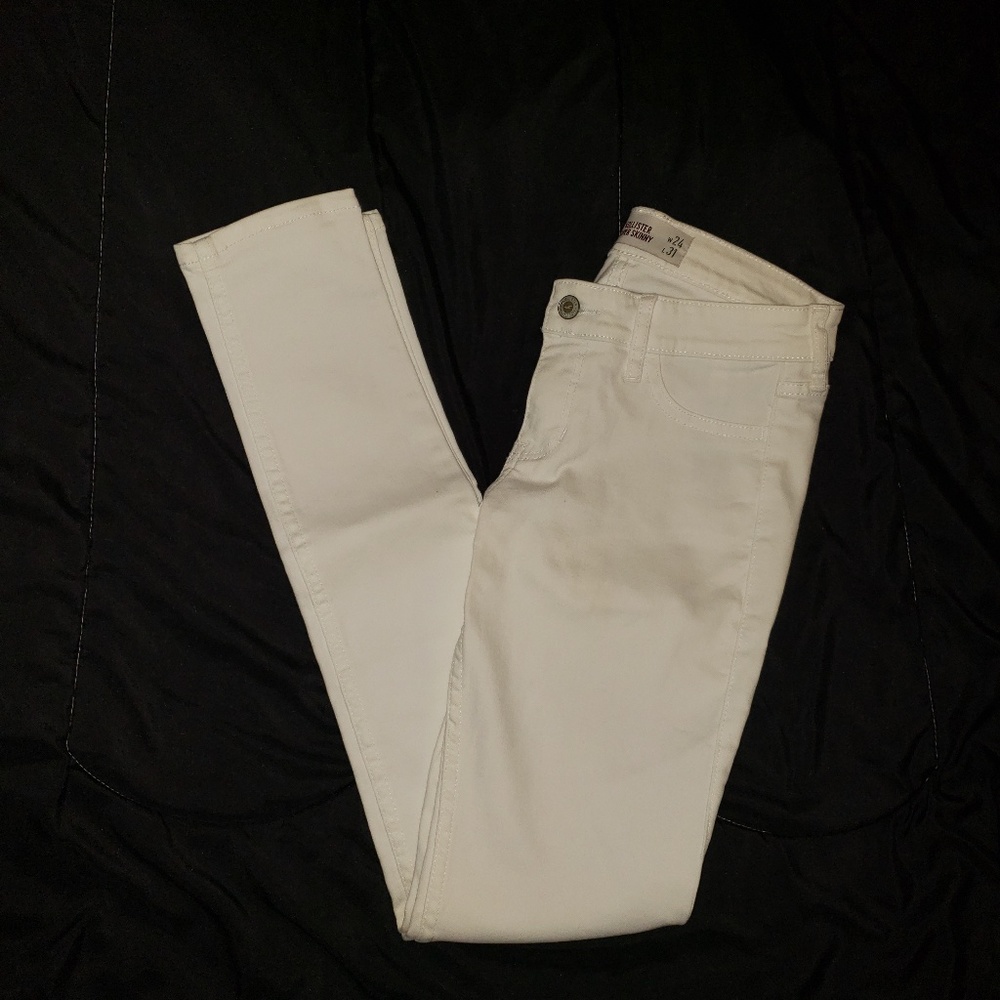 All white skinny Jeans
